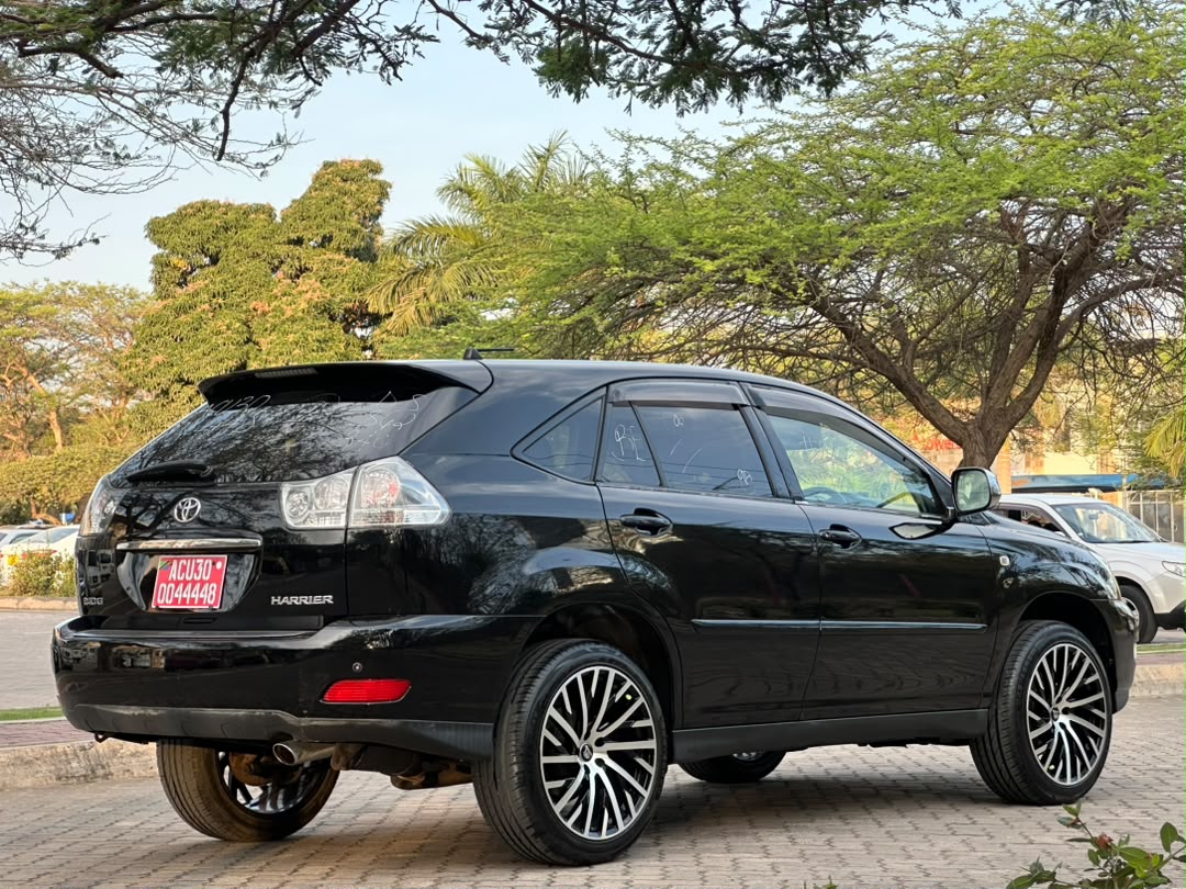 TOYOTA HARRIER thumbnail 8
